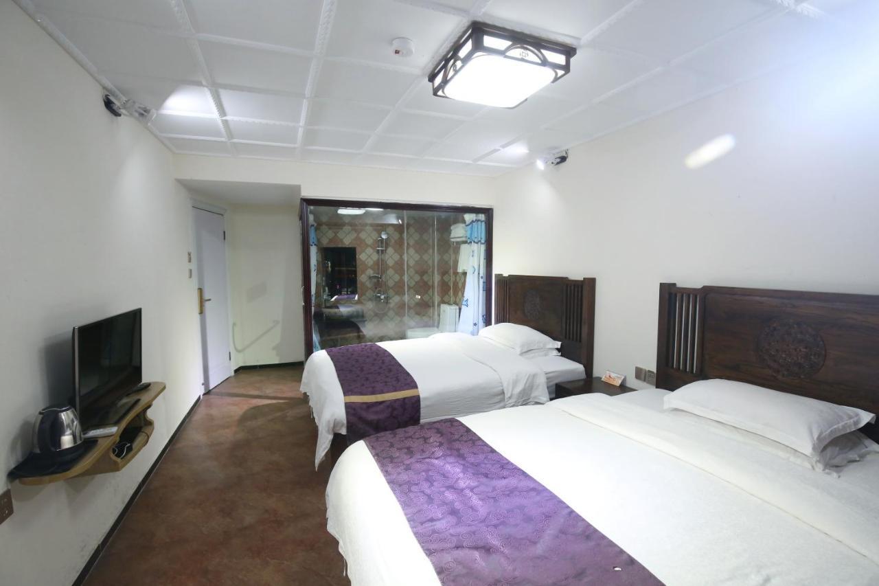 Lqj Riverside Guest House Fenghuang Bagian luar foto