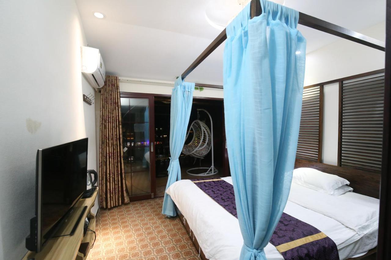 Lqj Riverside Guest House Fenghuang Bagian luar foto