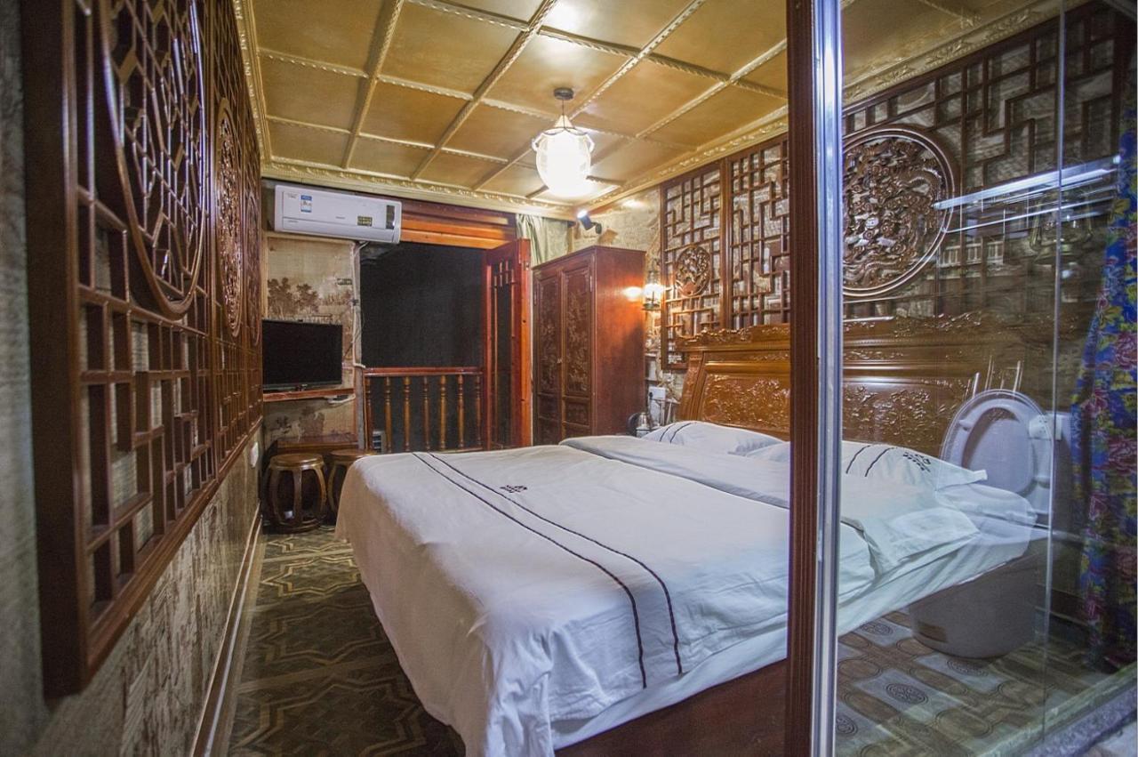 Lqj Riverside Guest House Fenghuang Bagian luar foto