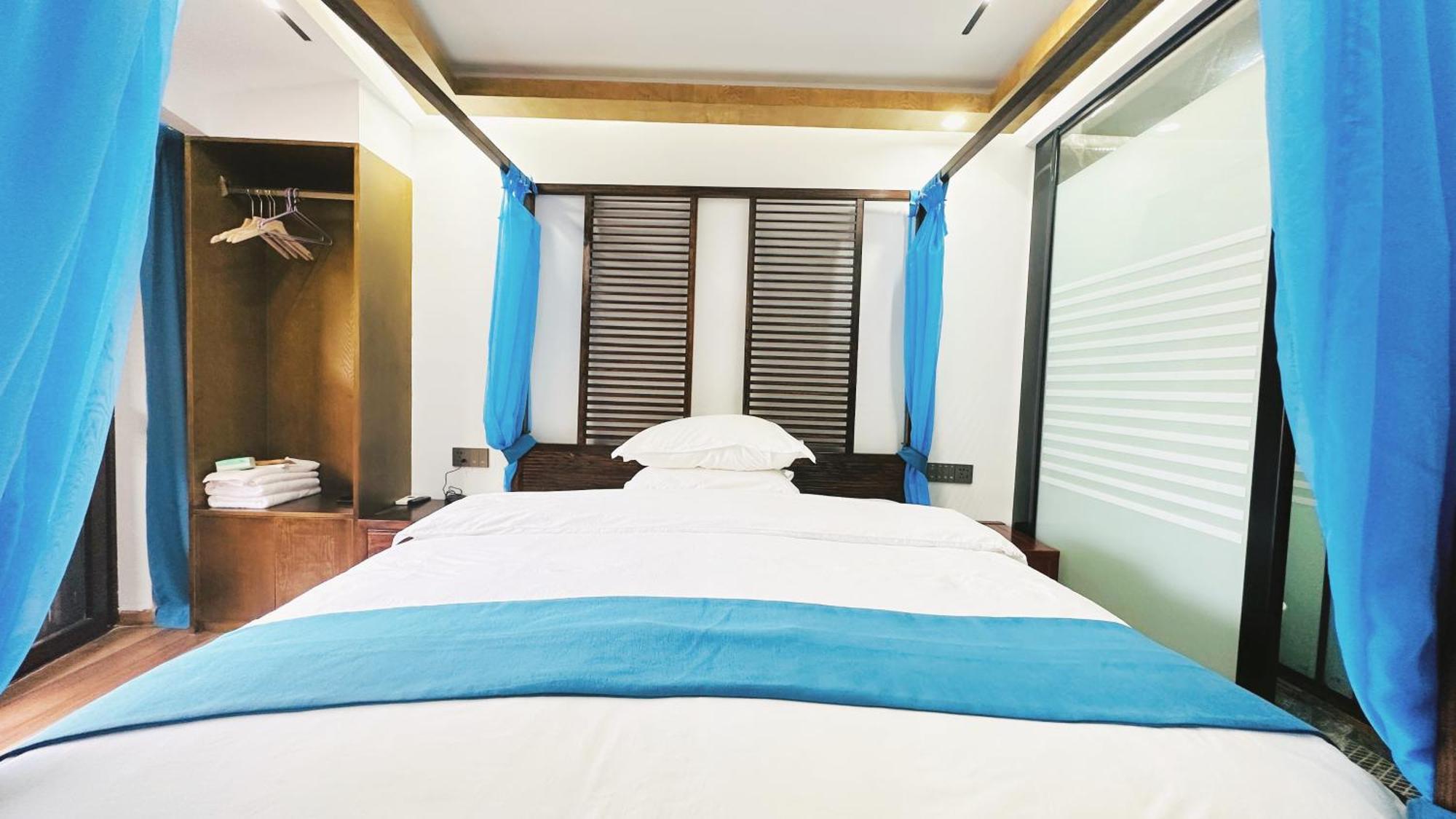 Lqj Riverside Guest House Fenghuang Bagian luar foto
