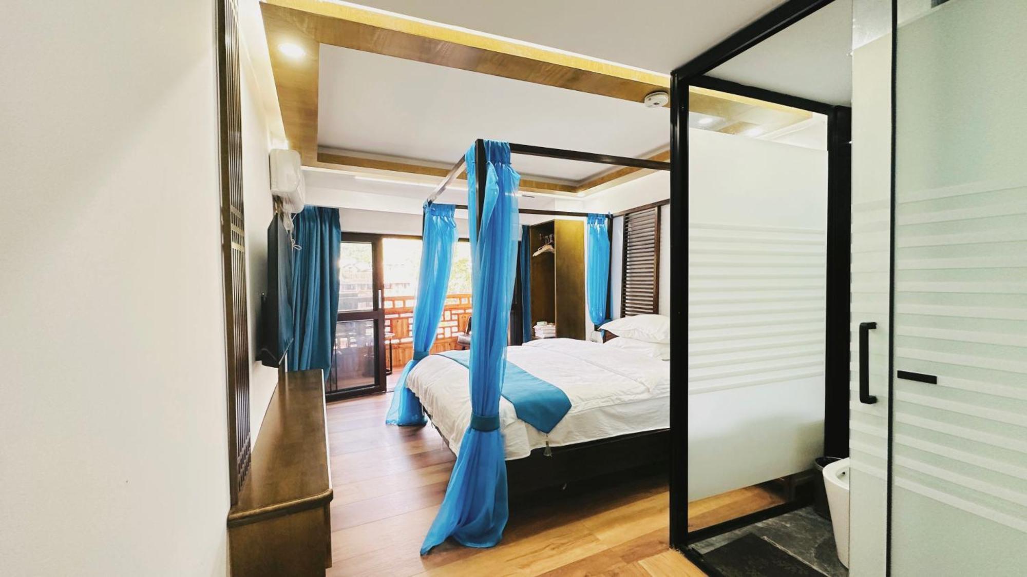 Lqj Riverside Guest House Fenghuang Bagian luar foto