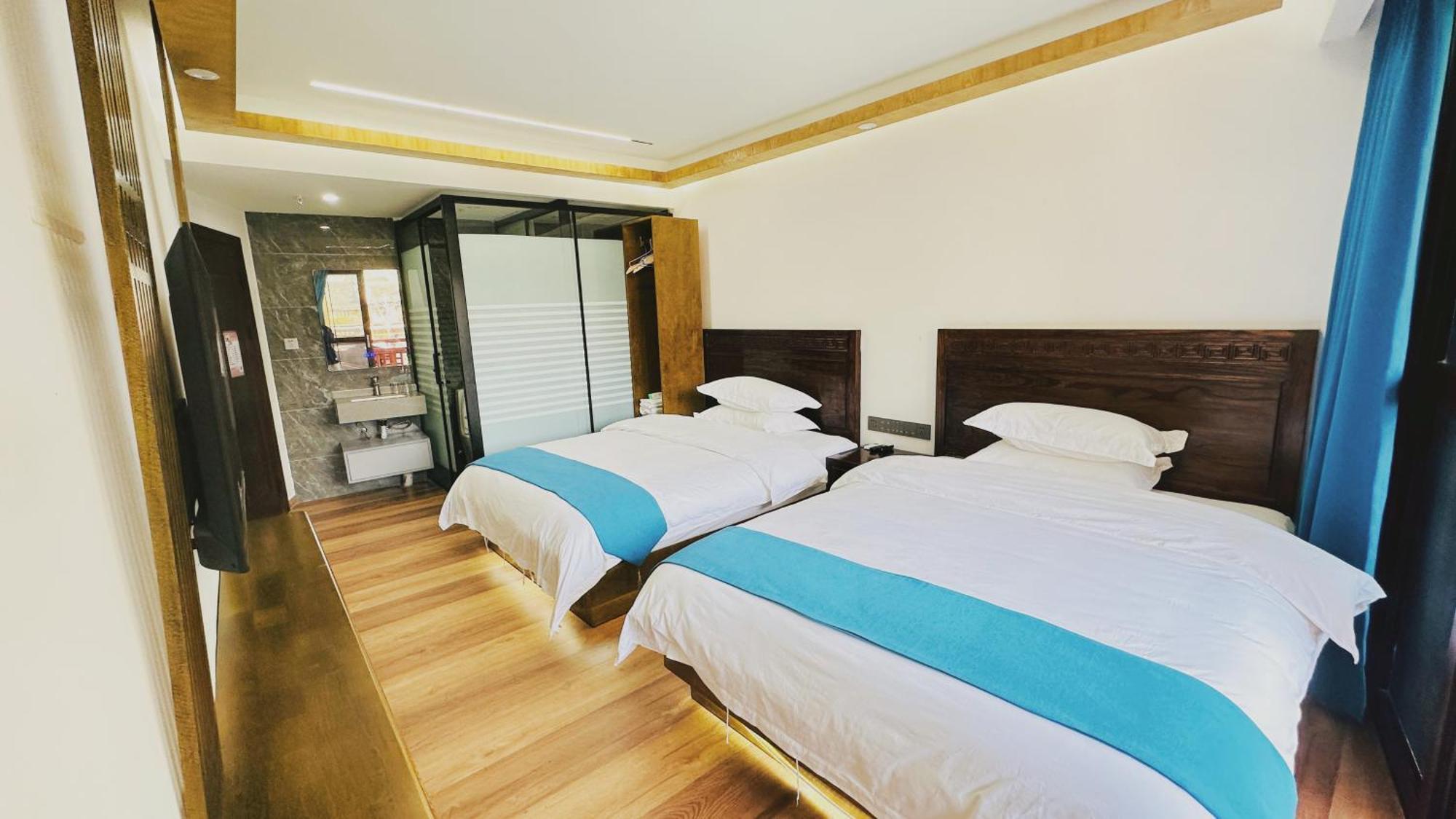 Lqj Riverside Guest House Fenghuang Bagian luar foto